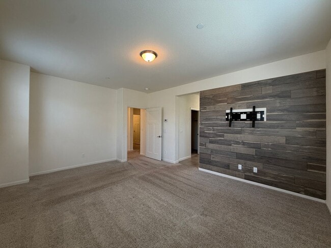 Photo - Beautiful 4 Bedroom home in Fantastic Location