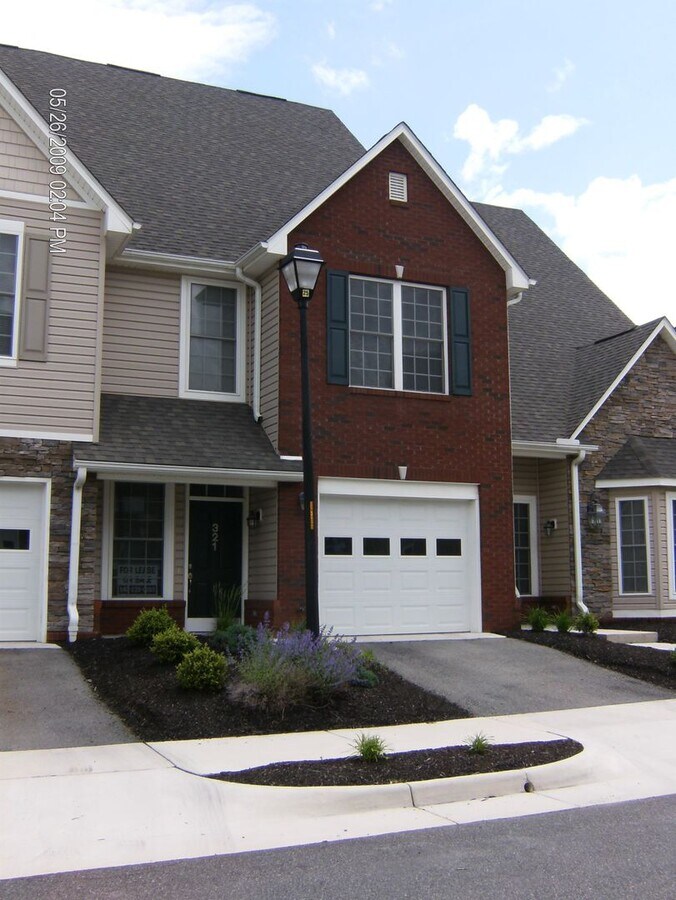 Photo - 321 Sheliah Ct