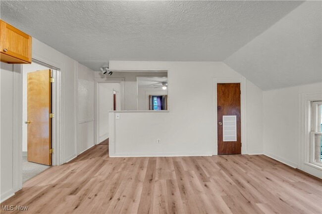 Photo - 7107 Hague Ave Unit UP