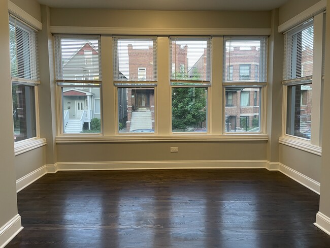 Photo - 2428 N Avers Ave Unit 1