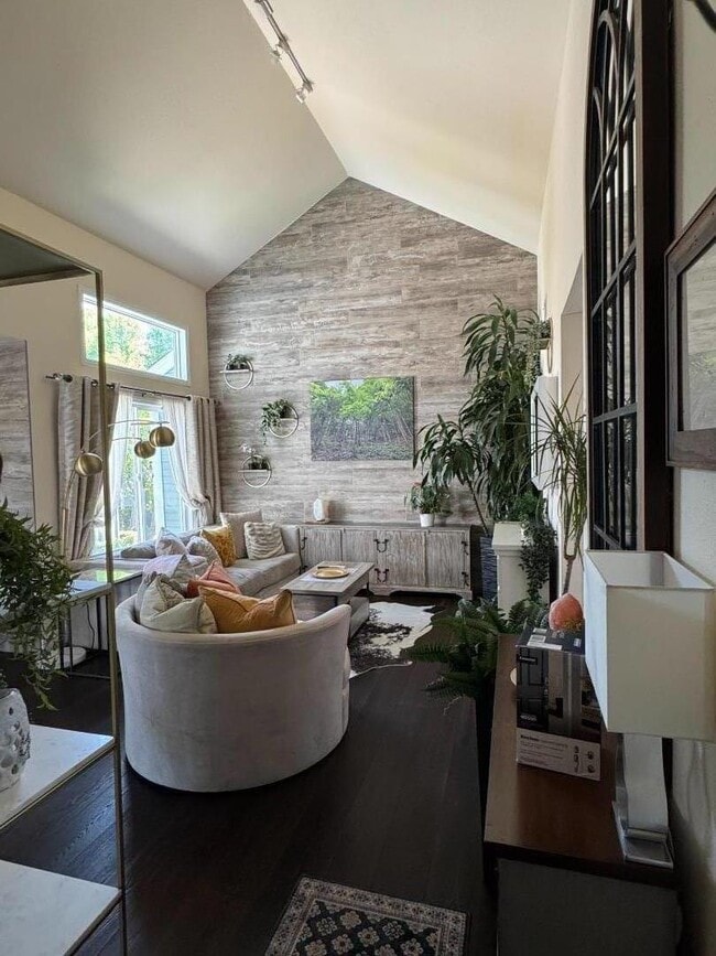 Photo - 767 Port Walk Pl