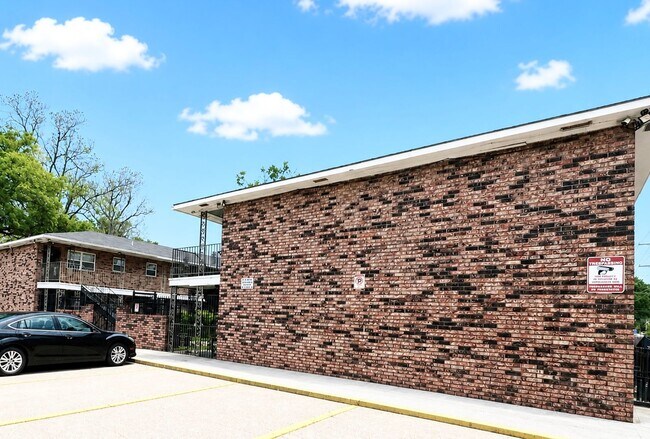 Stadiums Edge Apartments (1 Bed/1 Bath)