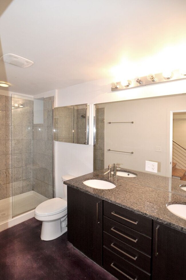 Photo - 649 N Wolcott Ave Unidad 1S