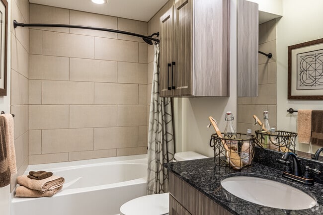 2BR, 2BA - 1380SF