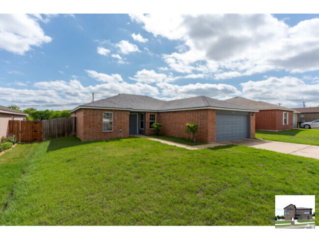 Building Photo - 3606 Viewcrest Dr Rental