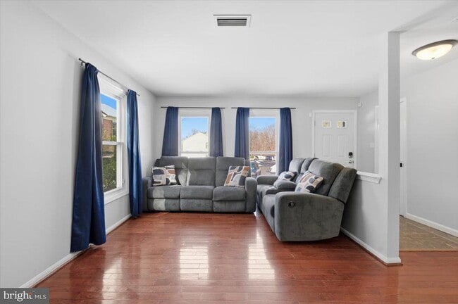 Photo - 14187 Royal Oak Ln