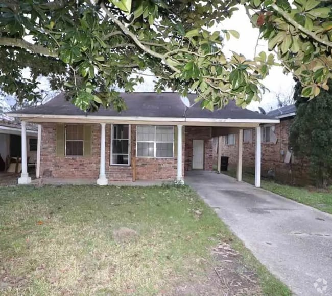 Building Photo - 3 bedrooms 1 bath $1100 per month  Section... Rental