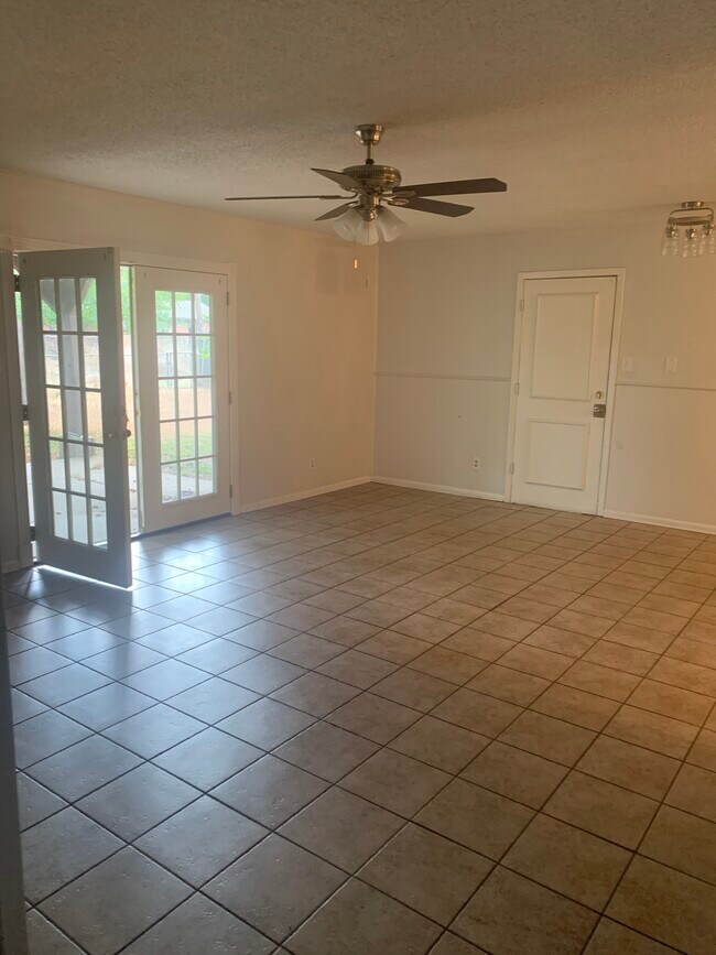 Photo - 704 Apollo Dr