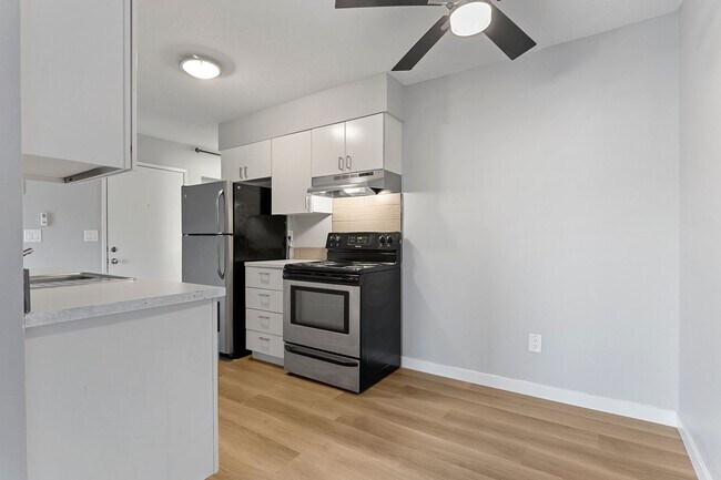 Photo - Gateway Crossing