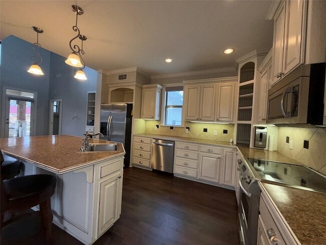 Photo - 3815 Holly Ridge Dr