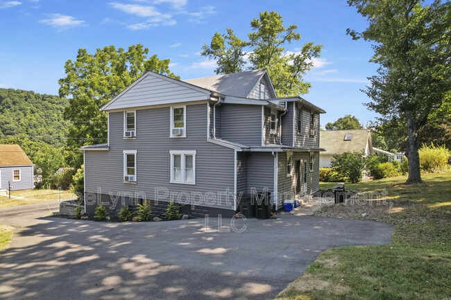 Photo - 505 B St Unit 1