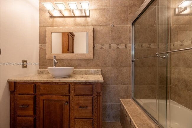 Photo - 749 SW 107th Ave