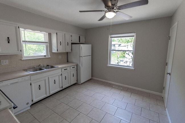 Photo - 1321 S Roseta Ave