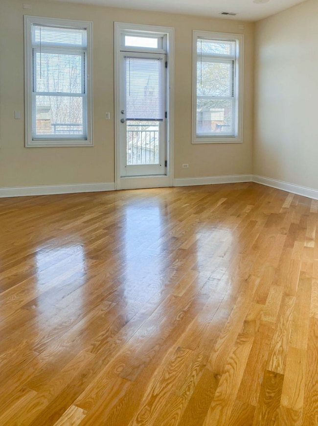 Photo - 2334 N Greenview Ave Unit 3