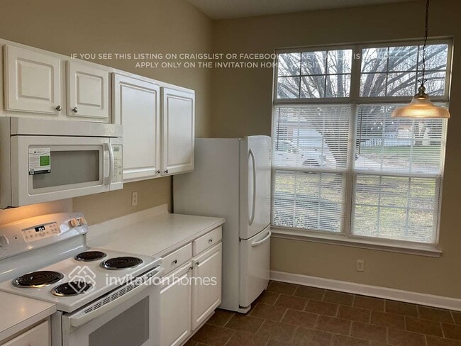 Photo - 2806 Rosemeade Dr