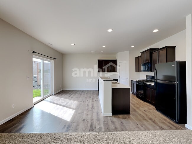 Photo - 18955 Lipoma Ave E