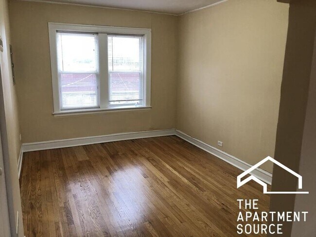 Photo - 4454 W Diversey Ave Unit 2E