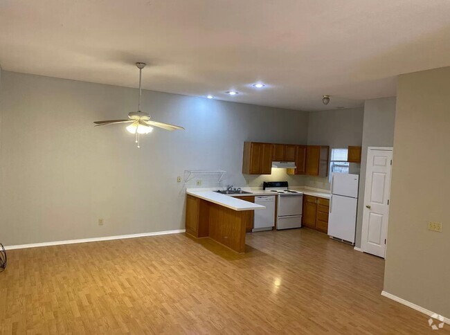 Building Photo - 1 Bedroom, 1 Bathroom ground-level unit at... Rental