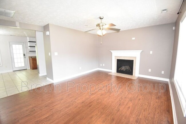 Photo - 165 Pender Rd