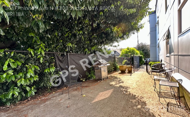 Photo - 3661 Phinney Ave N