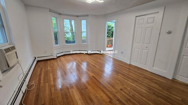 Building Photo - 7 Wyatt St Rental