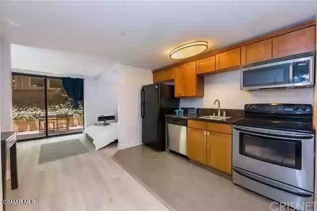 Photo - 10982 Roebling Ave