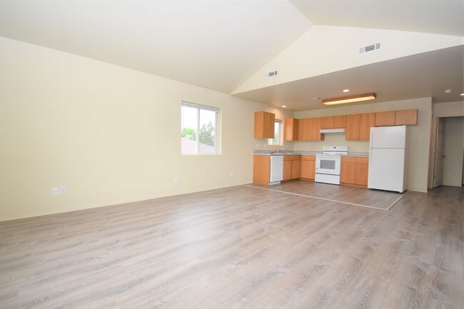 Photo - Beautiful 4 bedroom, 3 bathroom unit with attached garage! Unit 509