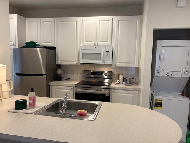 Photo - 168 Florence Dr Unit B