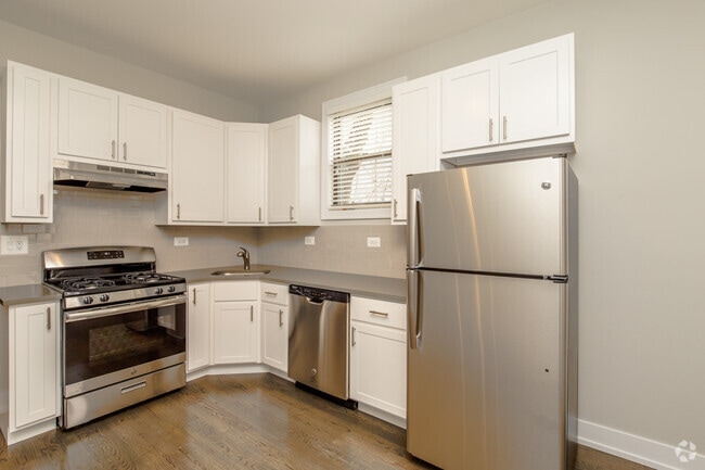 Building Photo - 3250 N Lakewood Ave Unit 1F Rental