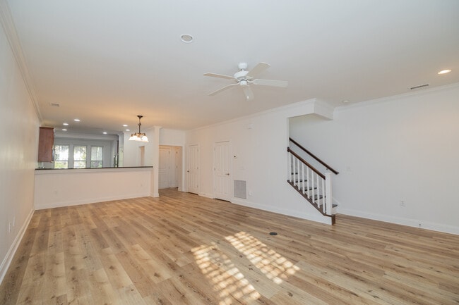 Photo - 5562 Colonial Chatsworth Cir