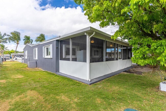 Photo - 1430 NE 11th St