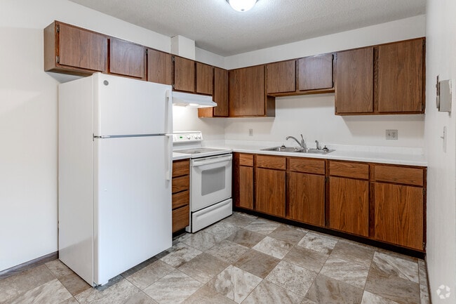 1BR, 1BA Den - 800SF - Kitchen - Clover Hill Apartments
