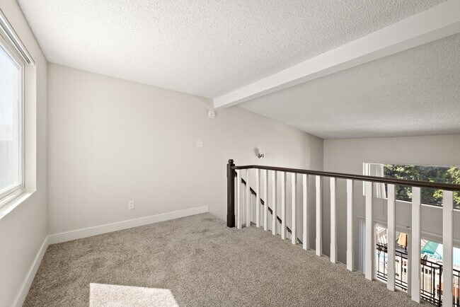 Chatsworth Plaza Apartments