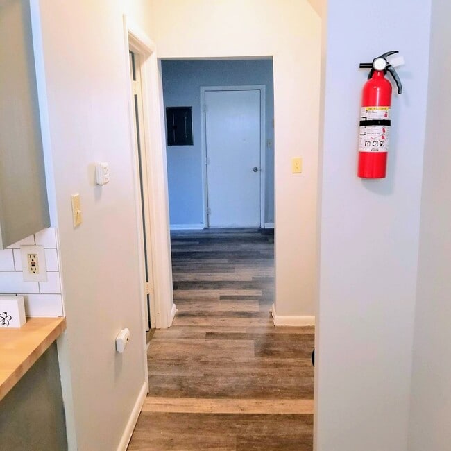 Photo - Cozy Lancaster Apartment in Prime Location Unidad 817-A down