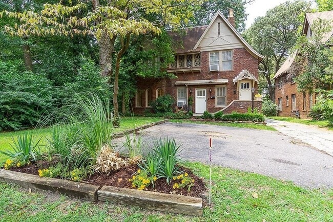 Building Photo - 343 N McLean Blvd Rental