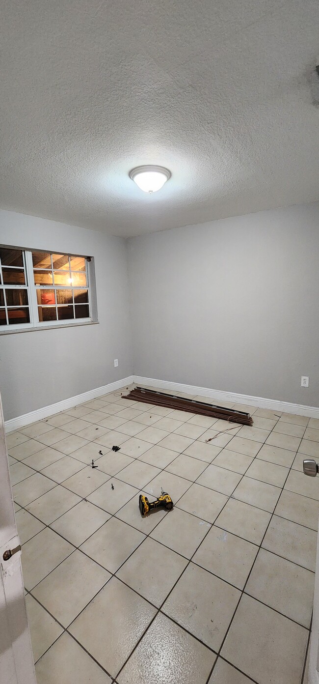 Photo - 506 E 10th St Unidad Apt 2/1