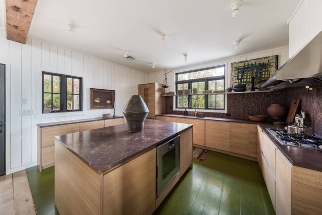 Photo - 46 Edison Dr