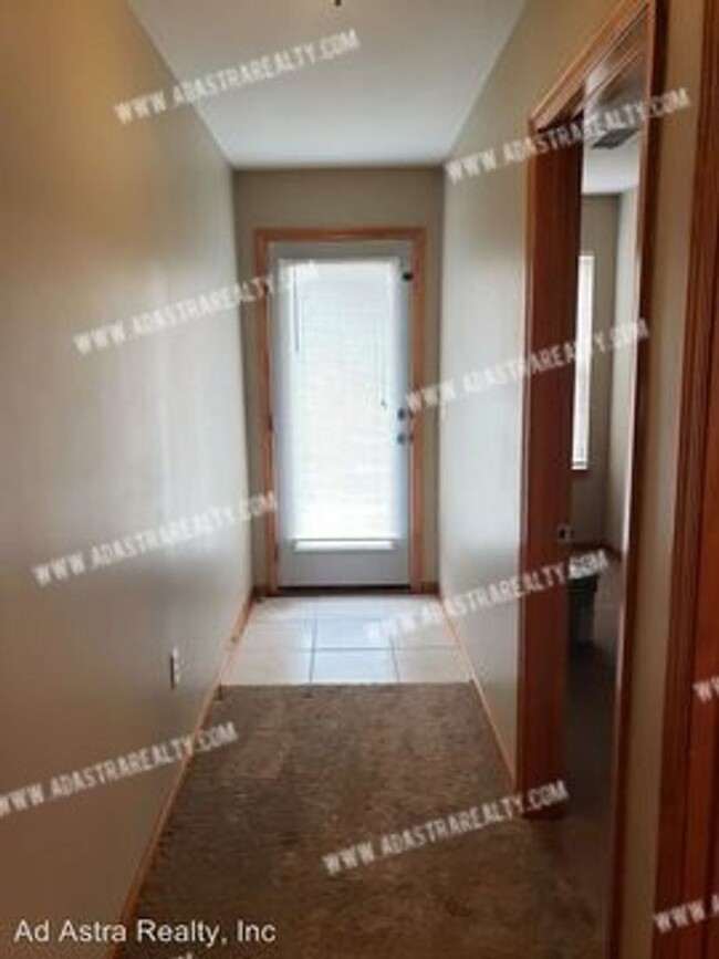 Photo - Beautiful Ranch Duplex in Edgerton-Availab... House