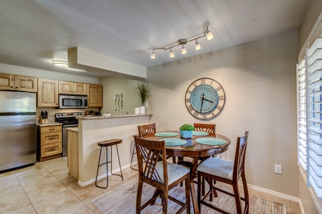 Dining area - 5751 N Kolb Rd Unit 30202