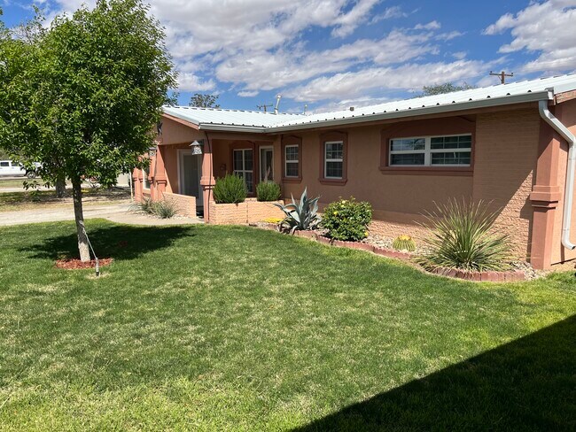 Photo - 1810 S Alamo St