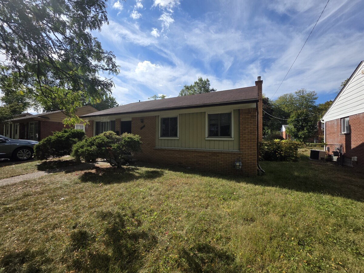 Photo - 12949 Bramell