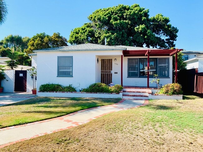Building Photo - 2BD/1BA PACIFIC BEACH HOUSE LESS THAN 5 BL... Unit 1128 Reed Avenue