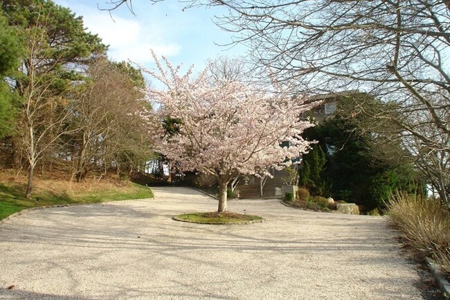 Photo - 32 S Beach Rd