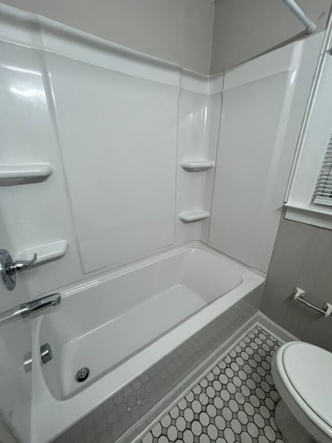 Photo - 1410 Grove St