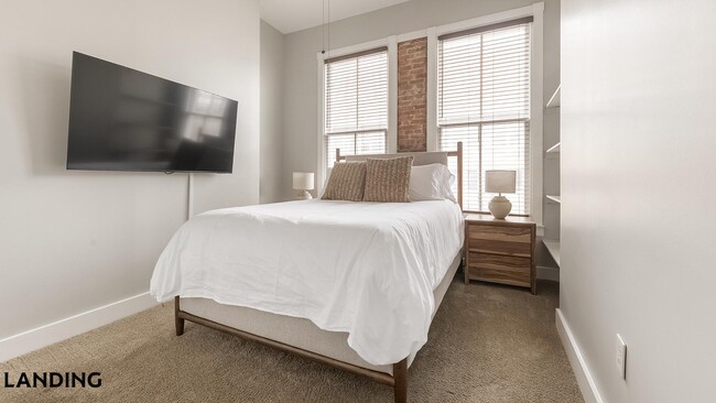 Photo - 617 W Lexington St Unit B3