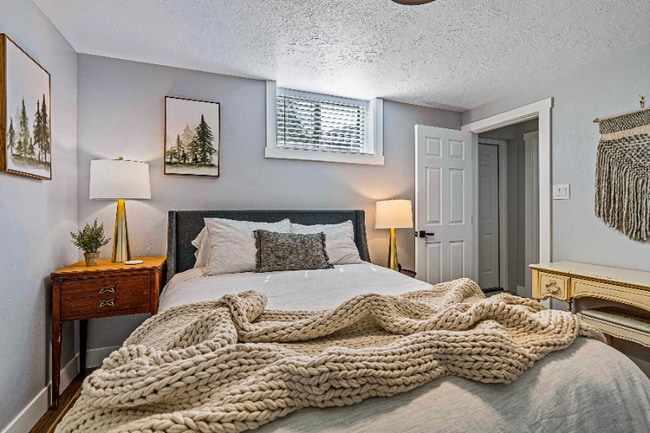 Photo - 444 N Oakley St