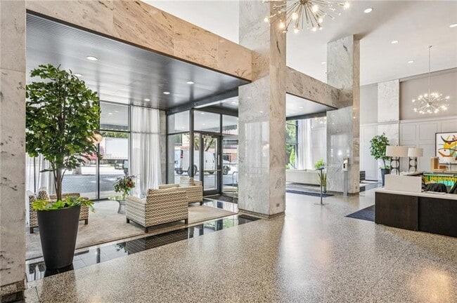 Photo - 620 Peachtree St NE Unidad 706 Rental