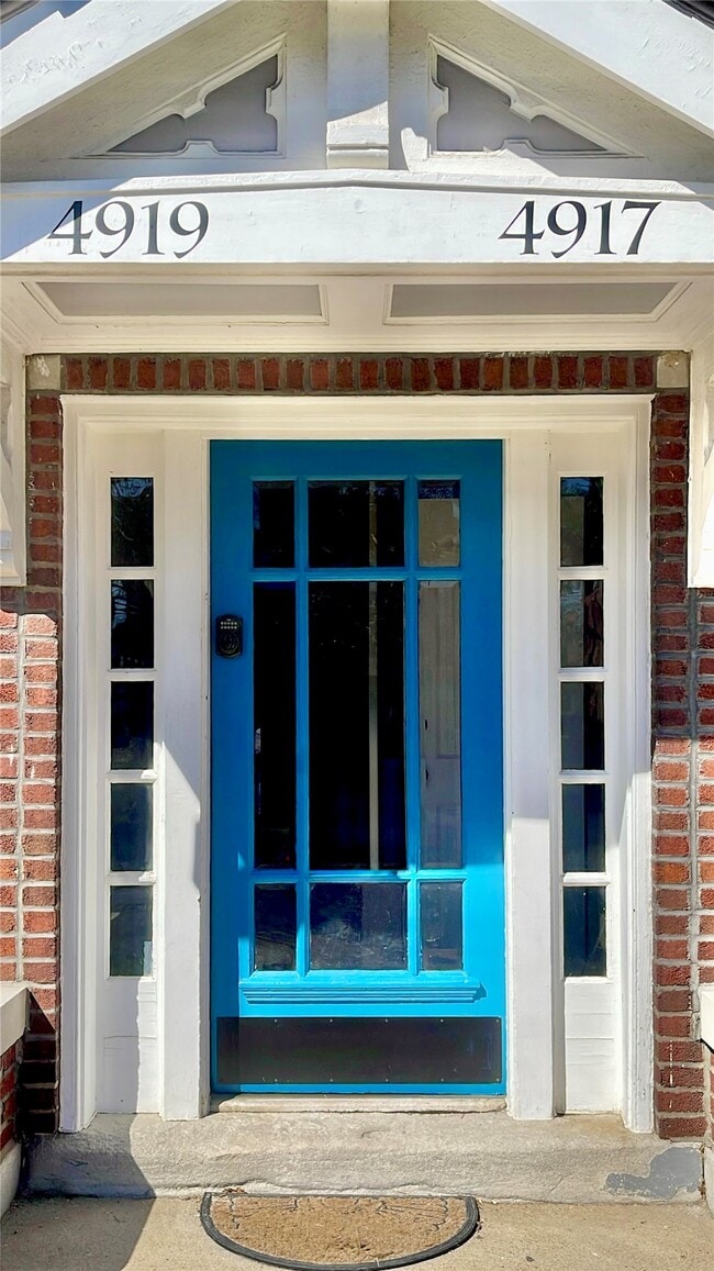 Photo - 4917 Murdoch Ave