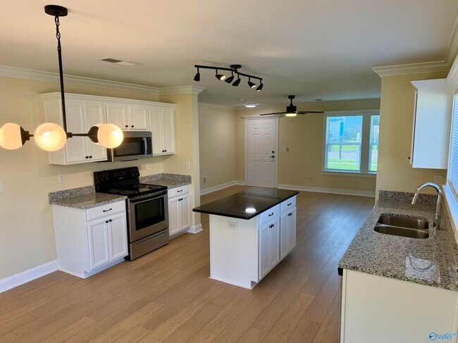 Photo - 226 Dormont Dr NE