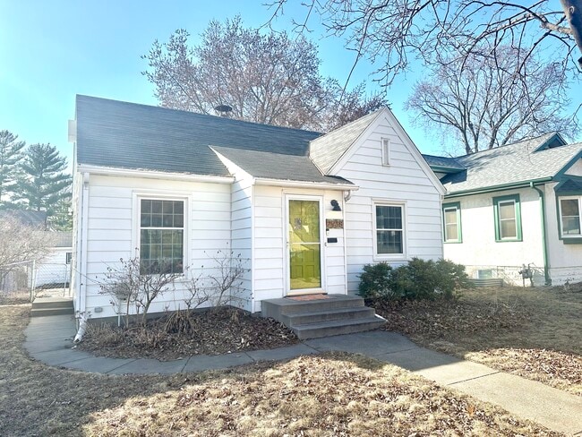 Photo - 2938 Hayes St NE